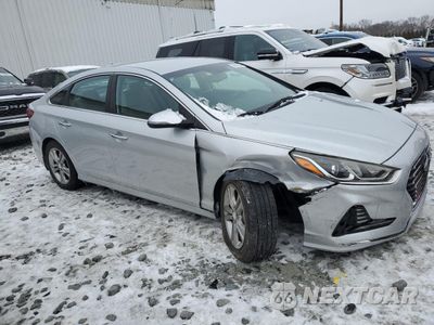 Czwarte zdjęcie samochodu z boku: 2018 HYUNDAI SONATA SPORT VIN:5NPE34AF2JH629545 - miniatura