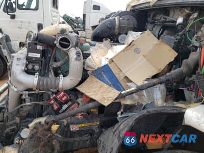 Zdjęcie 7 z 10 samochodu: 2022 VOLVO VN VNL VIN:4V4NC9EH4NN293979 - miniatura