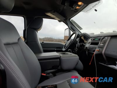 Piąte zdjęcie samochodu w środku: 2023 FORD F750 SUPER DUTY VIN:1FDNW7DE0PDF02718 - miniatura