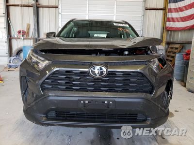 Piąte zdjęcie samochodu w środku: 2023 TOYOTA RAV4 XLE VIN:2T3P1RFV3PW386826 - miniatura