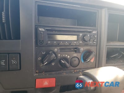 Zdjęcie 9 z 10 samochodu: 2020 ISUZU NPR HD VIN:54DC4W1B2LS800534 - miniatura