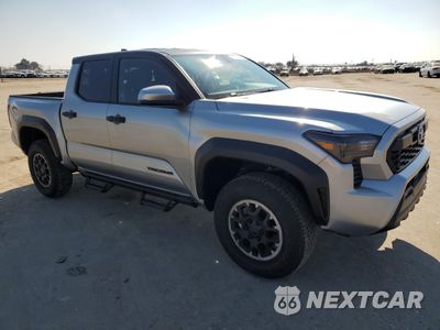 Czwarte zdjęcie samochodu z boku: 2024 TOYOTA TACOMA DOUBLE CAB VIN:3TMLB5JN1RM008892 - miniatura