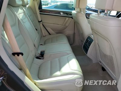 Zdjęcie 11 z 14 samochodu: 2012 VOLKSWAGEN TOUAREG V6 TDI VIN:WVGEK9BP0CD007182 - miniatura