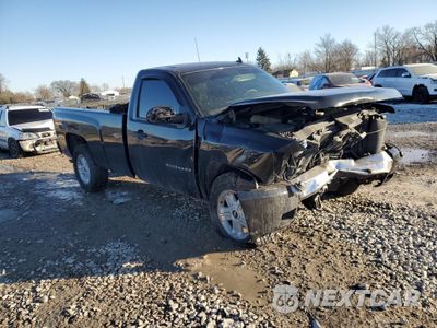 Czwarte zdjęcie samochodu z boku: 2011 CHEVROLET SILVERADO K1500 LT VIN:1GCNKSE00BZ373543 - miniatura