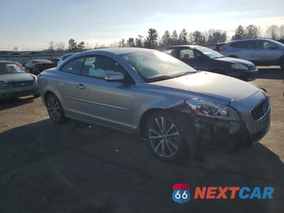 Czwarte zdjęcie samochodu z boku: 2013 VOLVO C70 T5 VIN:YV1672MC3DJ138597 - miniatura