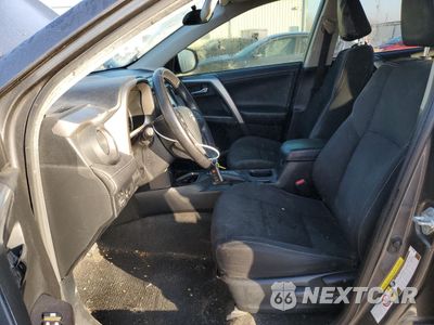 Zdjęcie 7 z 16 samochodu: 2017 TOYOTA RAV4 XLE VIN:JTMWFREVXHD094328 - miniatura
