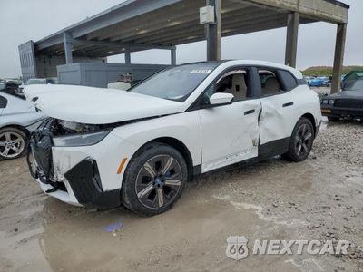 2025 BMW IX XDRIVE50 WB523CF03SCT45934 - główne zdjęcie licytacji z USA - miniatura