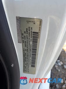 Zdjęcie 14 z 14 samochodu: 2008 VOLKSWAGEN NEW BEETLE TRIPLE WHITE VIN:3VWFW31C68M524651 - miniatura
