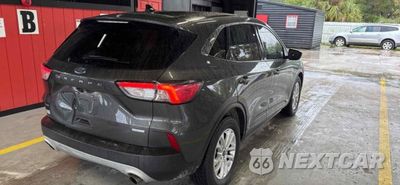 Czwarte zdjęcie samochodu z boku: 2020 FORD ESCAPE SE VIN:1FMCU0G62LUC07431 - miniatura