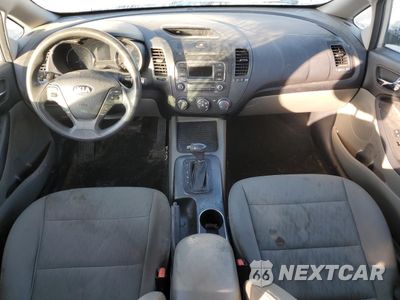 Zdjęcie 8 z 14 samochodu: 2014 KIA FORTE LX VIN:KNAFK4A63E5177034 - miniatura