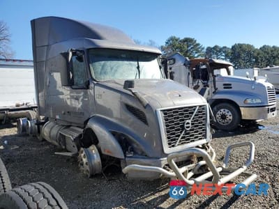 2022 VOLVO VNR 4V4WC9EH7NN607404 - główne zdjęcie licytacji z USA - miniatura