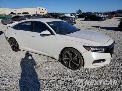 Czwarte zdjęcie samochodu z boku: 2018 HONDA ACCORD SPORT VIN:1HGCV1F31JA165283 - miniatura