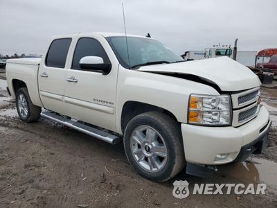 Czwarte zdjęcie samochodu z boku: 2013 CHEVROLET SILVERADO C1500 LTZ VIN:3GCPCTE0XDG234681 - miniatura