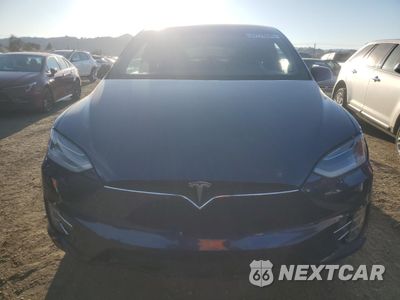 Piąte zdjęcie samochodu w środku: 2018 TESLA MODEL X VIN:5YJXCDE24JF144919 - miniatura