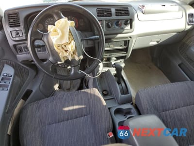 Zdjęcie 8 z 12 samochodu: 2000 NISSAN FRONTIER CREW CAB XE VIN:1N6ED27T4YC419028 - miniatura