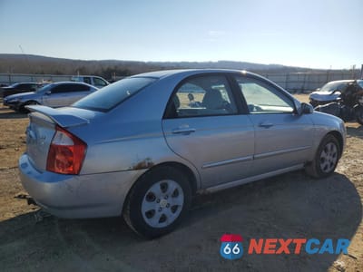 Trzecie zdjęcie samochodu z tyłu: 2005 KIA SPECTRA LX VIN:KNAFE121365236917 - miniatura