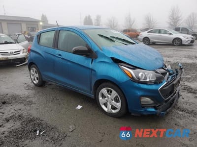 Czwarte zdjęcie samochodu z boku: 2019 CHEVROLET SPARK LS VIN:KL8CB6SA1KC720594 - miniatura