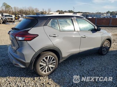 Trzecie zdjęcie samochodu z tyłu: 2021 NISSAN KICKS SV VIN:3N1CP5CV0ML470067 - miniatura