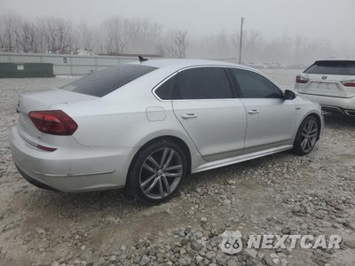 Trzecie zdjęcie samochodu z tyłu: 2019 VOLKSWAGEN PASSAT SE R-LINE VIN:1VWMA7A39KC005194 - miniatura