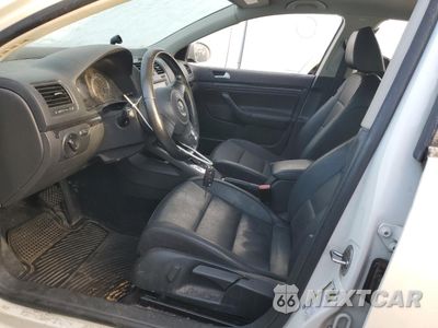 Zdjęcie 7 z 12 samochodu: 2010 VOLKSWAGEN JETTA WOLFSBURG VIN:3VWRA7AJ7AM116554 - miniatura