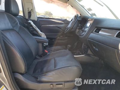 Zdjęcie 7 z 15 samochodu: 2019 MITSUBISHI OUTLANDER SE VIN:JA4AD3A35KZ026086 - miniatura