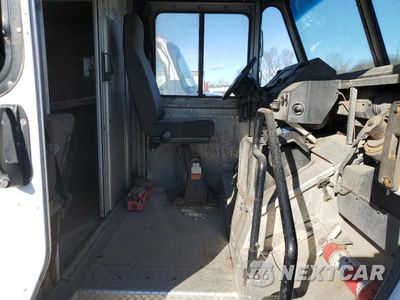 Piąte zdjęcie samochodu w środku: 2012 FORD ECONOLINE E450 SUPER DUTY COMMERCIAL STRIPPED CHASSIS VIN:1FC4E4KL5CDB31259 - miniatura