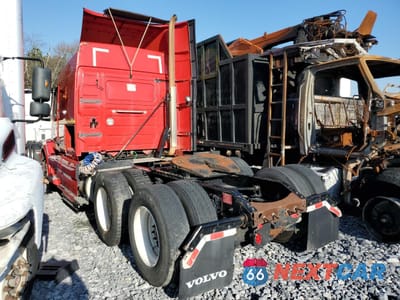 Trzecie zdjęcie samochodu z tyłu: 2015 VOLVO VN VNL VIN:4V4NC9EHXFN184797 - miniatura