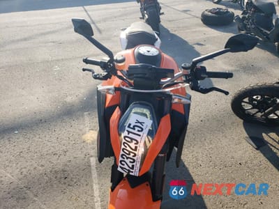 Piąte zdjęcie samochodu w środku: 2015 KTM 1290 SUPER DUKE R VIN:VBKV39402FM917758 - miniatura