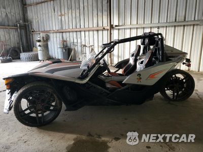Trzecie zdjęcie samochodu z tyłu: 2016 POLARIS SLINGSHOT SL VIN:57XAAPFA7G7114127 - miniatura