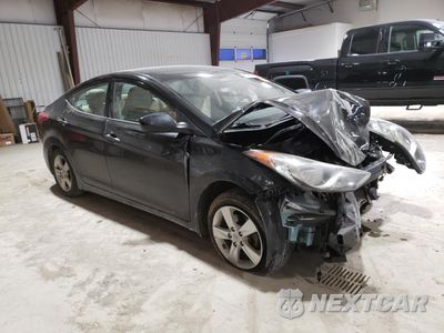Czwarte zdjęcie samochodu z boku: 2013 HYUNDAI ELANTRA GLS VIN:KMHDH4AE9DU795703 - miniatura