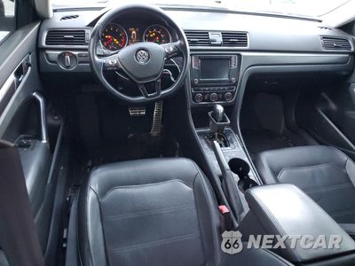 Zdjęcie 8 z 12 samochodu: 2018 VOLKSWAGEN PASSAT S VIN:1VWAA7A35JC003458 - miniatura