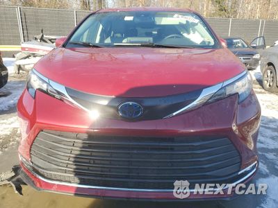 Piąte zdjęcie samochodu w środku: 2023 TOYOTA SIENNA XLE VIN:5TDYRKEC4PS166911 - miniatura