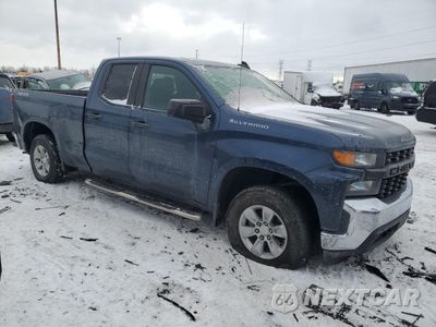 Czwarte zdjęcie samochodu z boku: 2019 CHEVROLET SILVERADO K1500 VIN:1GCRYAEF4KZ262332 - miniatura