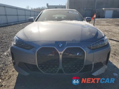 Piąte zdjęcie samochodu w środku: 2024 BMW I4 EDRIVE 35 VIN:WBY43AW08RFS88445 - miniatura