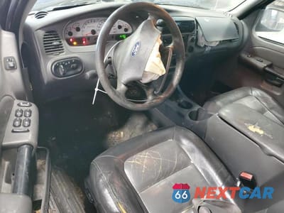 Zdjęcie 8 z 12 samochodu: 2004 FORD EXPLORER VIN:1FMZU77K64UB64570 - miniatura