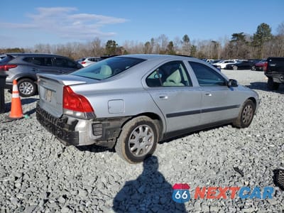 Trzecie zdjęcie samochodu z tyłu: 2001 VOLVO S60 VIN:YV1RS61R012067439 - miniatura