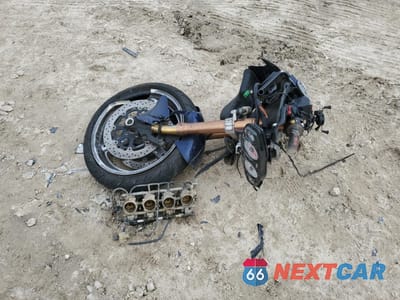 Zdjęcie 8 z 10 samochodu: 2006 SUZUKI GSX1300 R VIN:JS1GW71A862110105 - miniatura