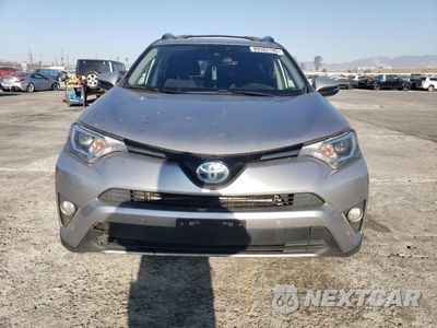 Piąte zdjęcie samochodu w środku: 2018 TOYOTA RAV4 HV LE VIN:JTMRJREVXJD165089 - miniatura