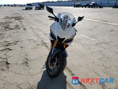 Drugie zdjęcie samochodu z przodu: 2019 YAMAHA YZFR3 A VIN:MH3RH18Y9KK001124 - miniatura