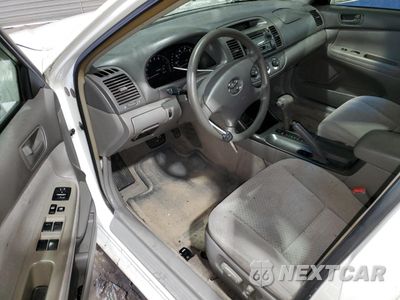 Zdjęcie 8 z 12 samochodu: 2004 TOYOTA CAMRY LE VIN:4T1BF32KX4U070154 - miniatura