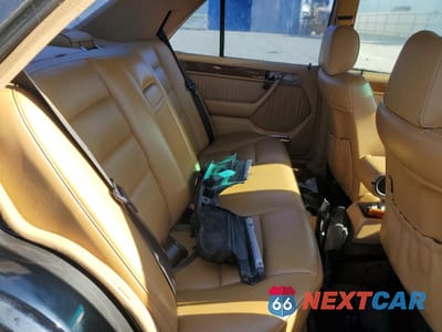 Zdjęcie 10 z 12 samochodu: 1990 MERCEDES-BENZ 300 E VIN:WDBEA30DXLB175841 - miniatura