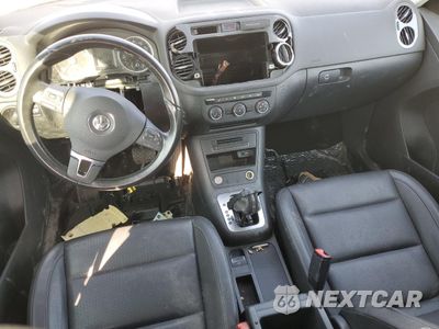 Zdjęcie 8 z 14 samochodu: 2016 VOLKSWAGEN TIGUAN S VIN:WVGAV7AXXGW604569 - miniatura