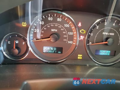 Zdjęcie 9 z 13 samochodu: 2006 JEEP COMMANDER VIN:1J8HG48N96C245904 - miniatura