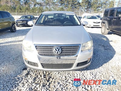 Piąte zdjęcie samochodu w środku: 2010 VOLKSWAGEN PASSAT KOMFORT VIN:WVWJK7AN2AE139634 - miniatura