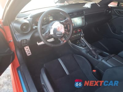 Zdjęcie 8 z 15 samochodu: 2024 TOYOTA GR 86 PREMIUM VIN:JF1ZNBE15R8757647 - miniatura