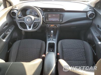 Zdjęcie 8 z 15 samochodu: 2021 NISSAN KICKS SV VIN:3N1CP5CV0ML470067 - miniatura