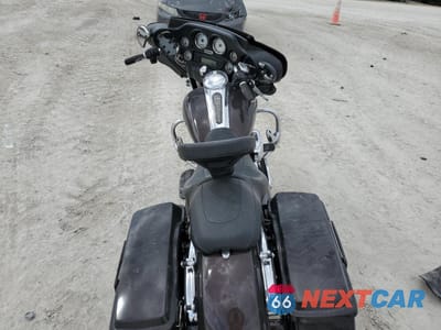 Zdjęcie 6 z 10 samochodu: 2011 HARLEY-DAVIDSON FLHX VIN:1HD1KBM12BB613577 - miniatura