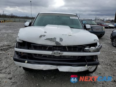 Piąte zdjęcie samochodu w środku: 1999 CHEVROLET SILVERADO C1500 VIN:2GCEC19T2X1234526 - miniatura