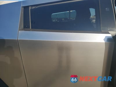 Zdjęcie 12 z 15 samochodu: 2024 TESLA CYBERTRUCK VIN:7G2CEHED7RA035023 - miniatura
