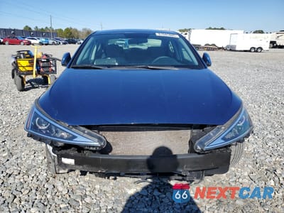 Piąte zdjęcie samochodu w środku: 2019 HYUNDAI ELANTRA SE VIN:5NPD74LF5KH496939 - miniatura